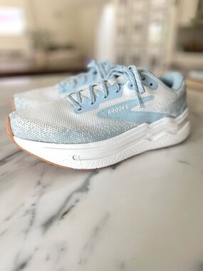 Brooks Ghost 2 Cream & Blue Size 11 Women Running Walking Comfort Support